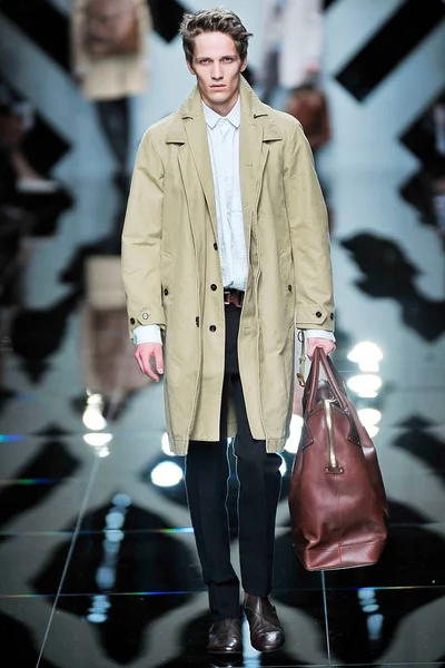 Look 25